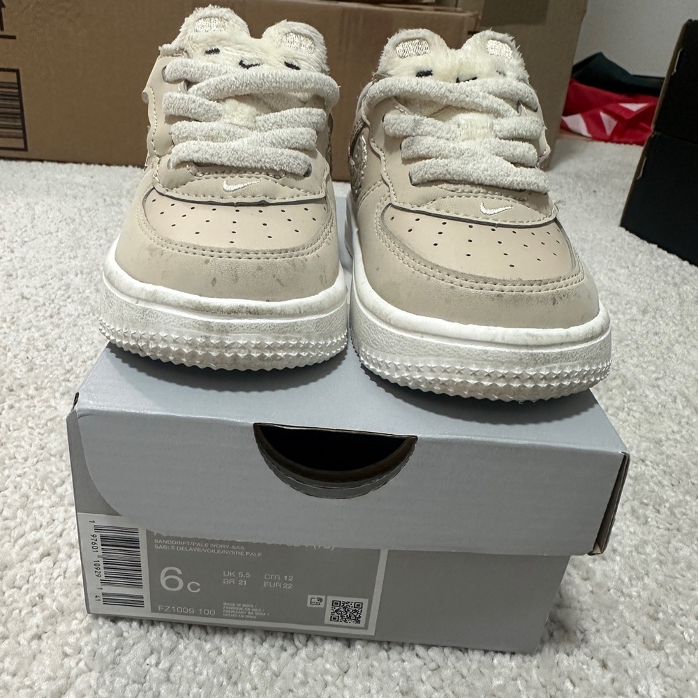 Nike Air Force One Kids Beige Sneakers